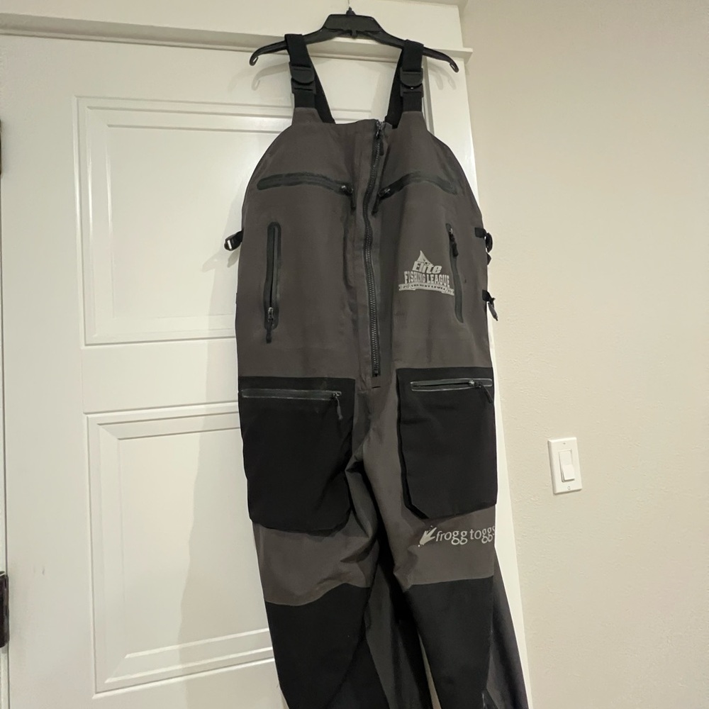 Frogg Toggs Men's Gray and Black Waders